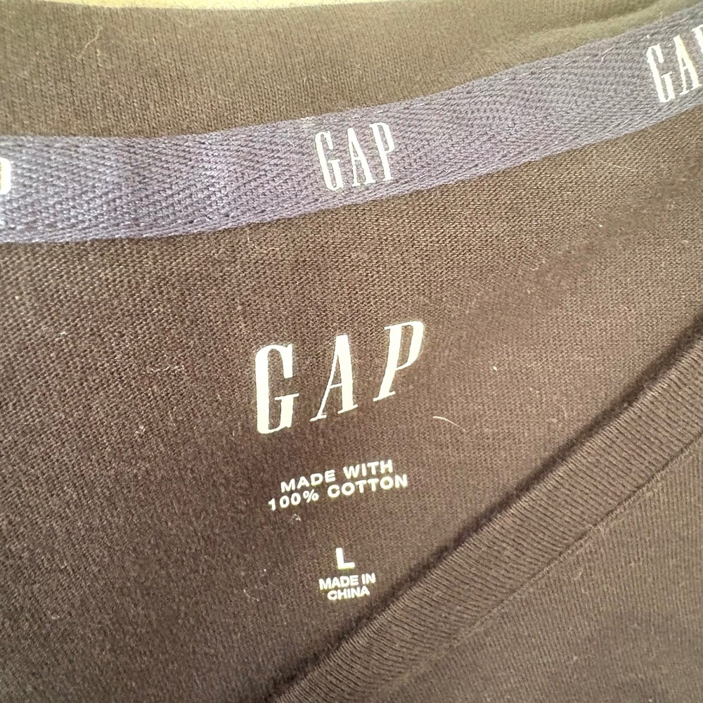 NWT Gap Women's Black Spell Out Logo Tee Shirt in Size L - Picture 9 of 11